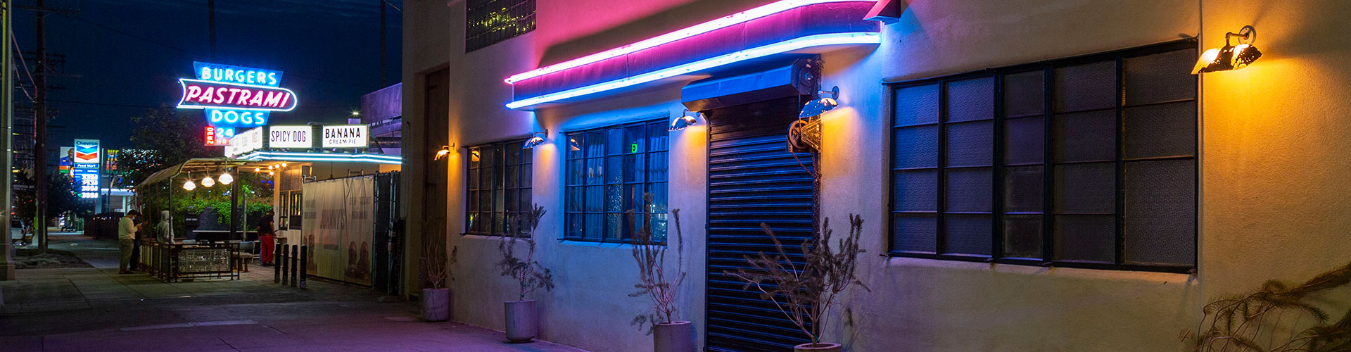 Exterior Johnny's Pastrami in West Adams District